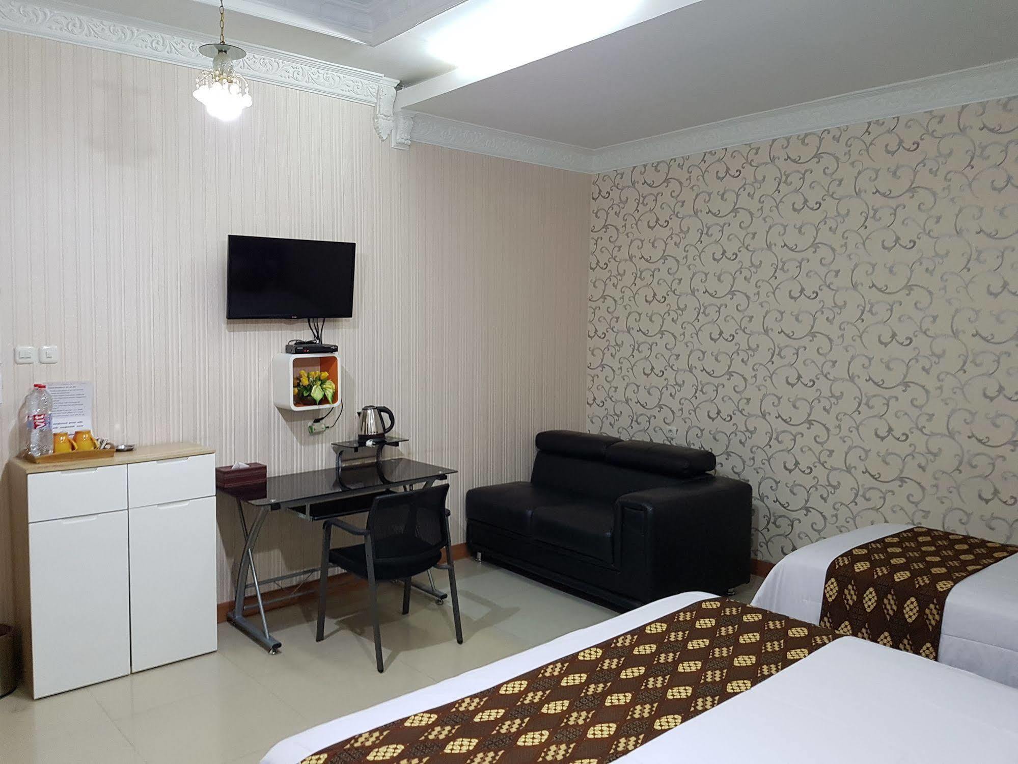 Rene Hotel Yogyakarta Exterior foto